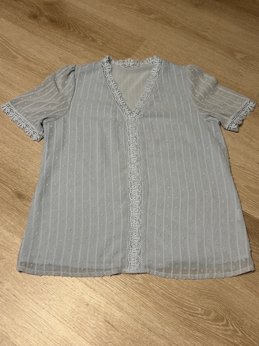 Amazon NWOT Lace-Trim Sheer Light Blue Swiss Dot V-Neck Blouse Sz Small